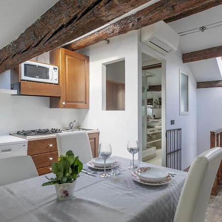 Nice Lovely Attic For 4 Person With Wifi - A/C 威尼斯 外观 照片