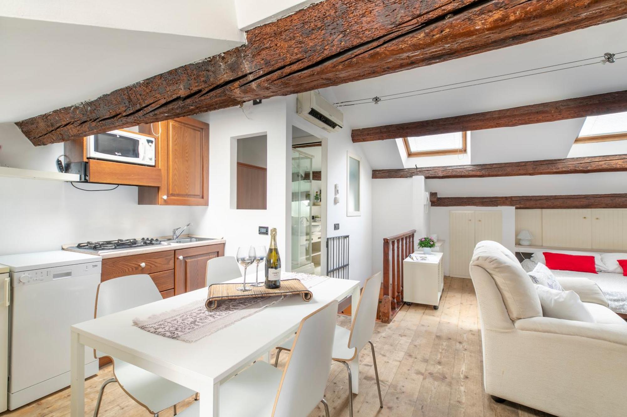Nice Lovely Attic For 4 Person With Wifi - A/C 威尼斯 外观 照片