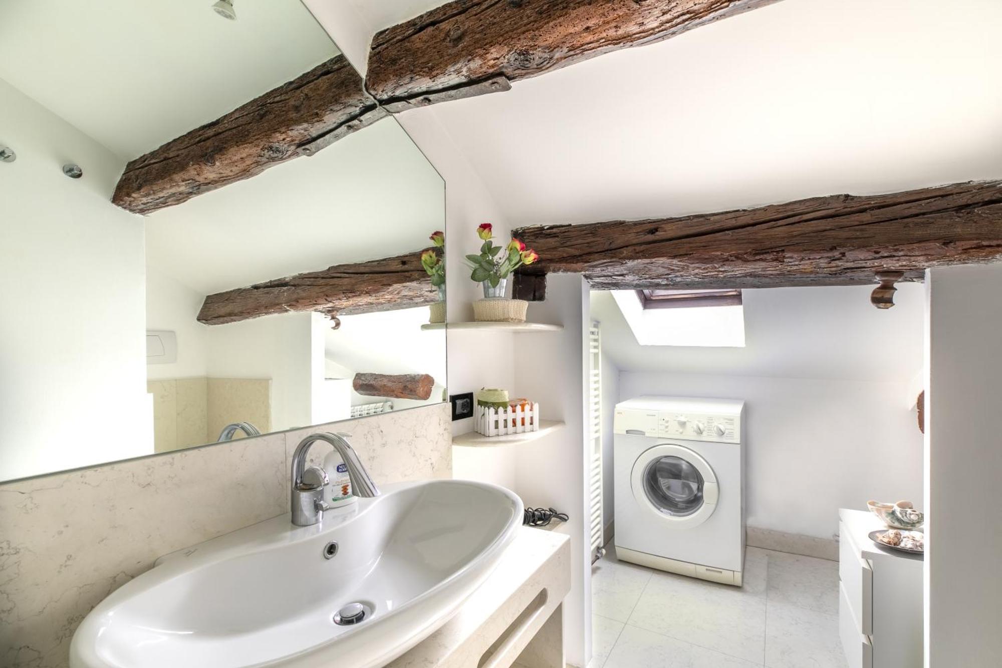 Nice Lovely Attic For 4 Person With Wifi - A/C 威尼斯 外观 照片