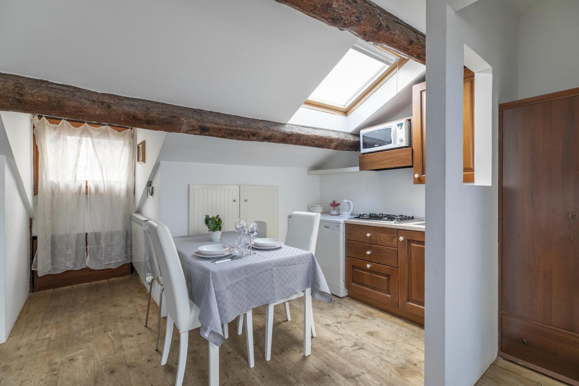 Nice Lovely Attic For 4 Person With Wifi - A/C 威尼斯 外观 照片
