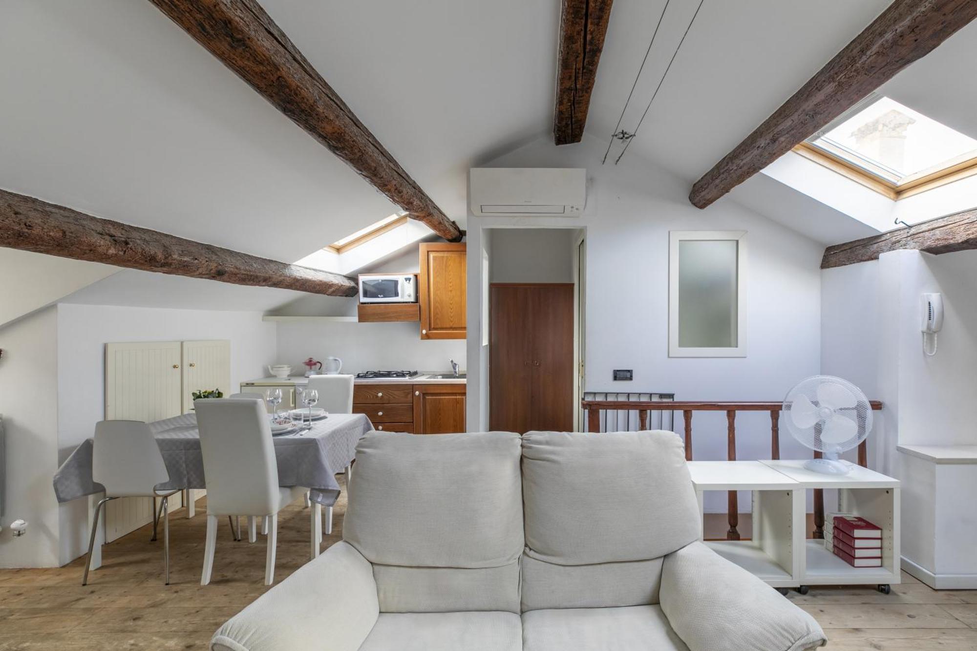 Nice Lovely Attic For 4 Person With Wifi - A/C 威尼斯 外观 照片