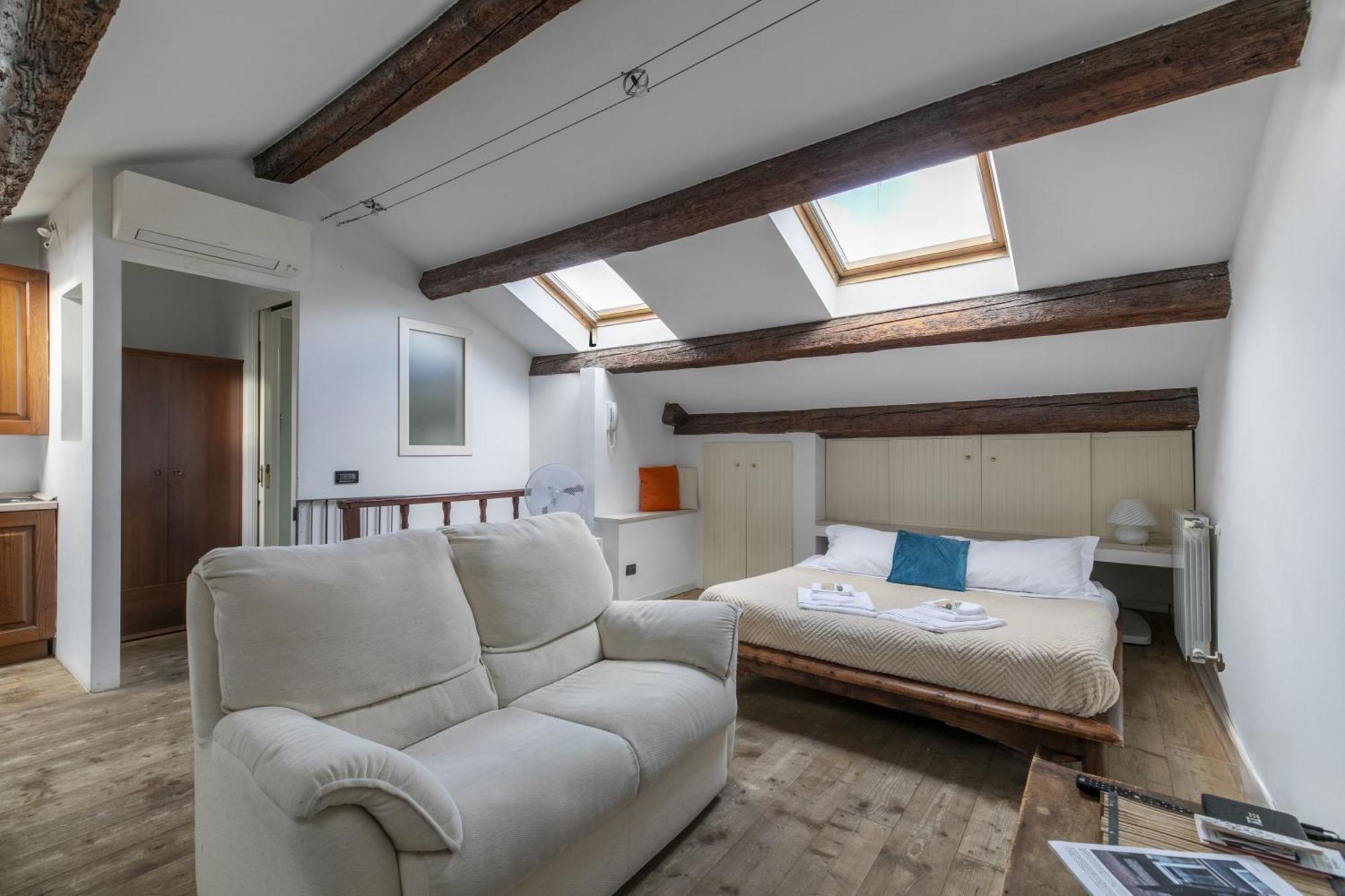 Nice Lovely Attic For 4 Person With Wifi - A/C 威尼斯 外观 照片
