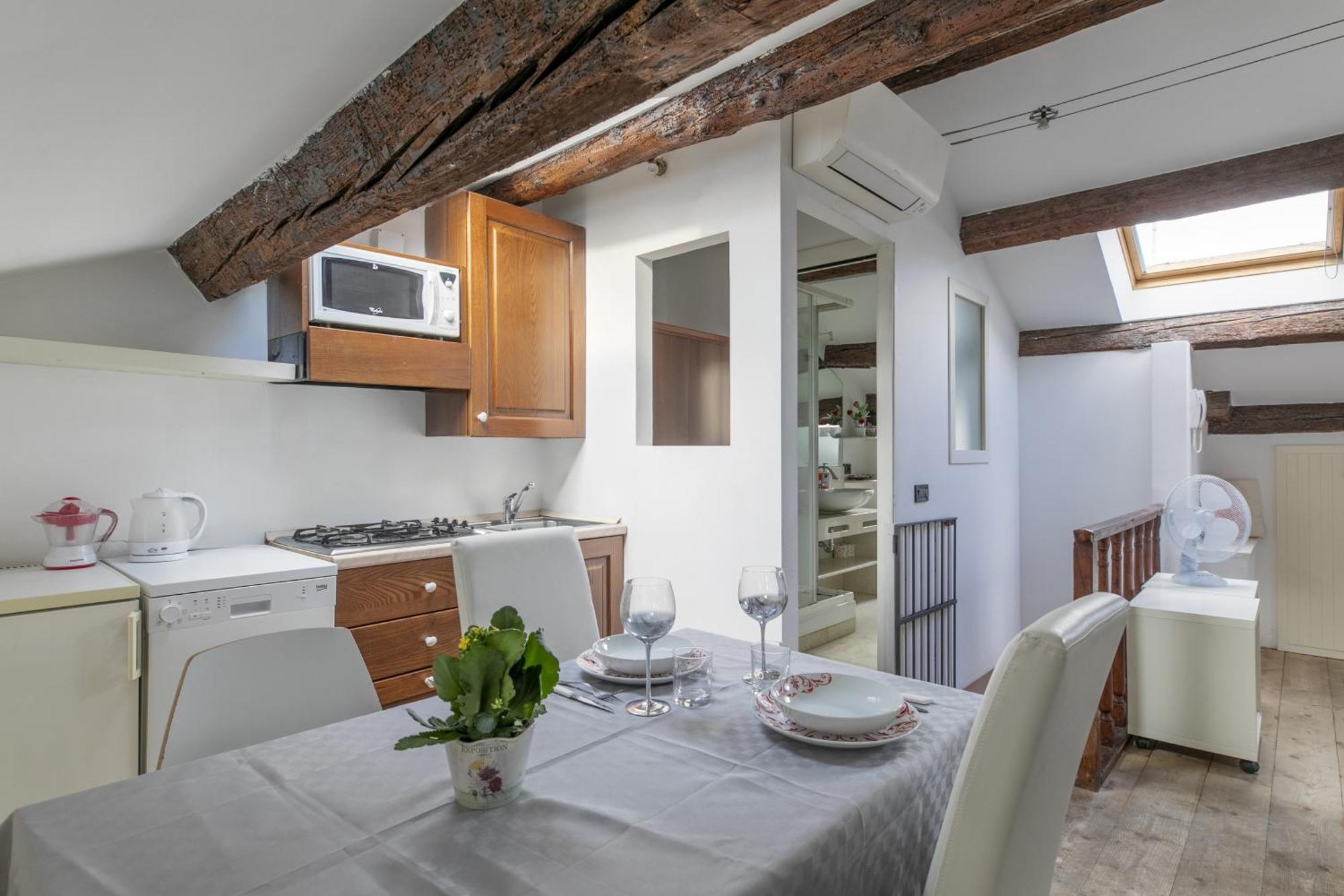 Nice Lovely Attic For 4 Person With Wifi - A/C 威尼斯 外观 照片