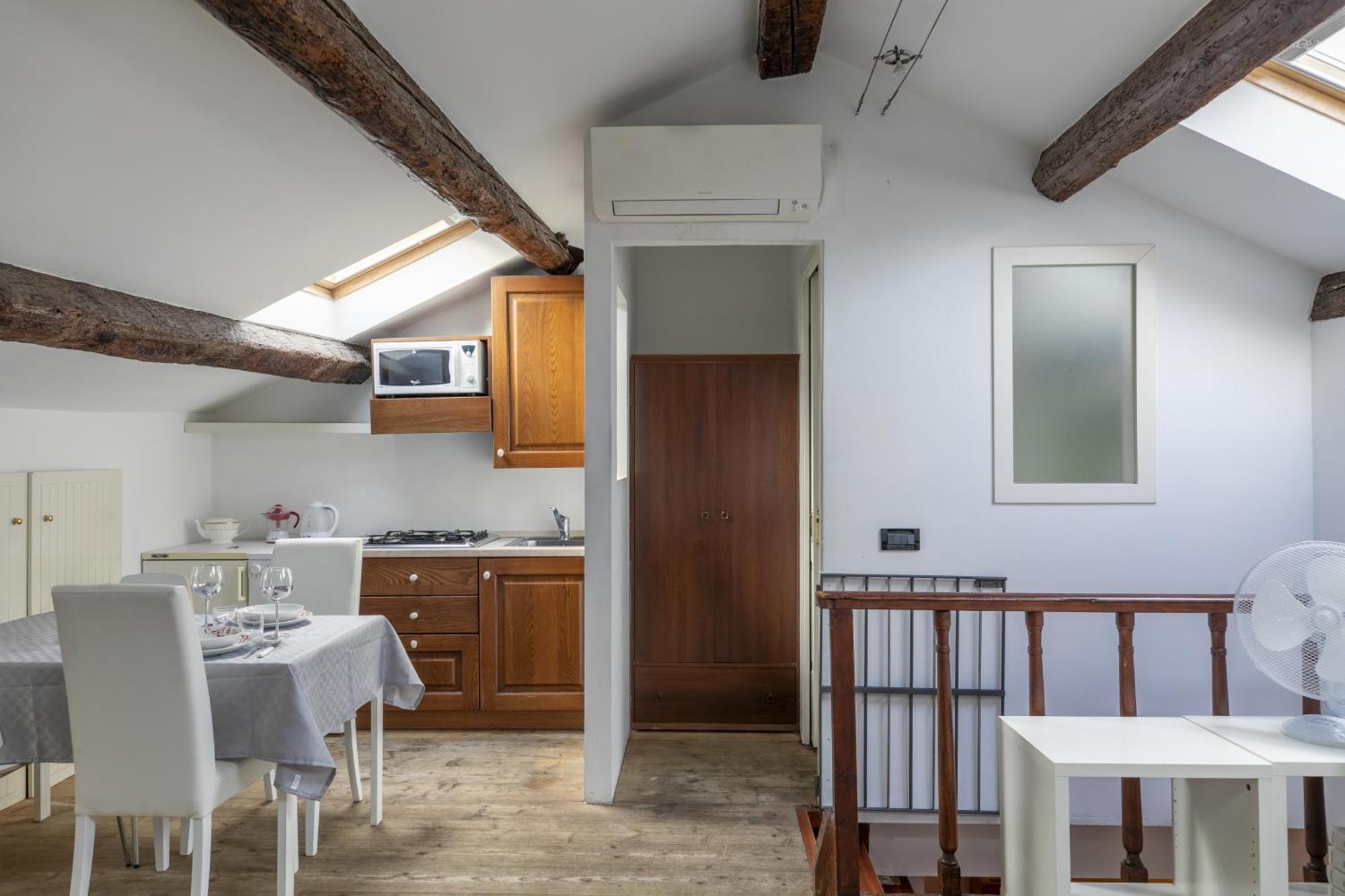 Nice Lovely Attic For 4 Person With Wifi - A/C 威尼斯 外观 照片