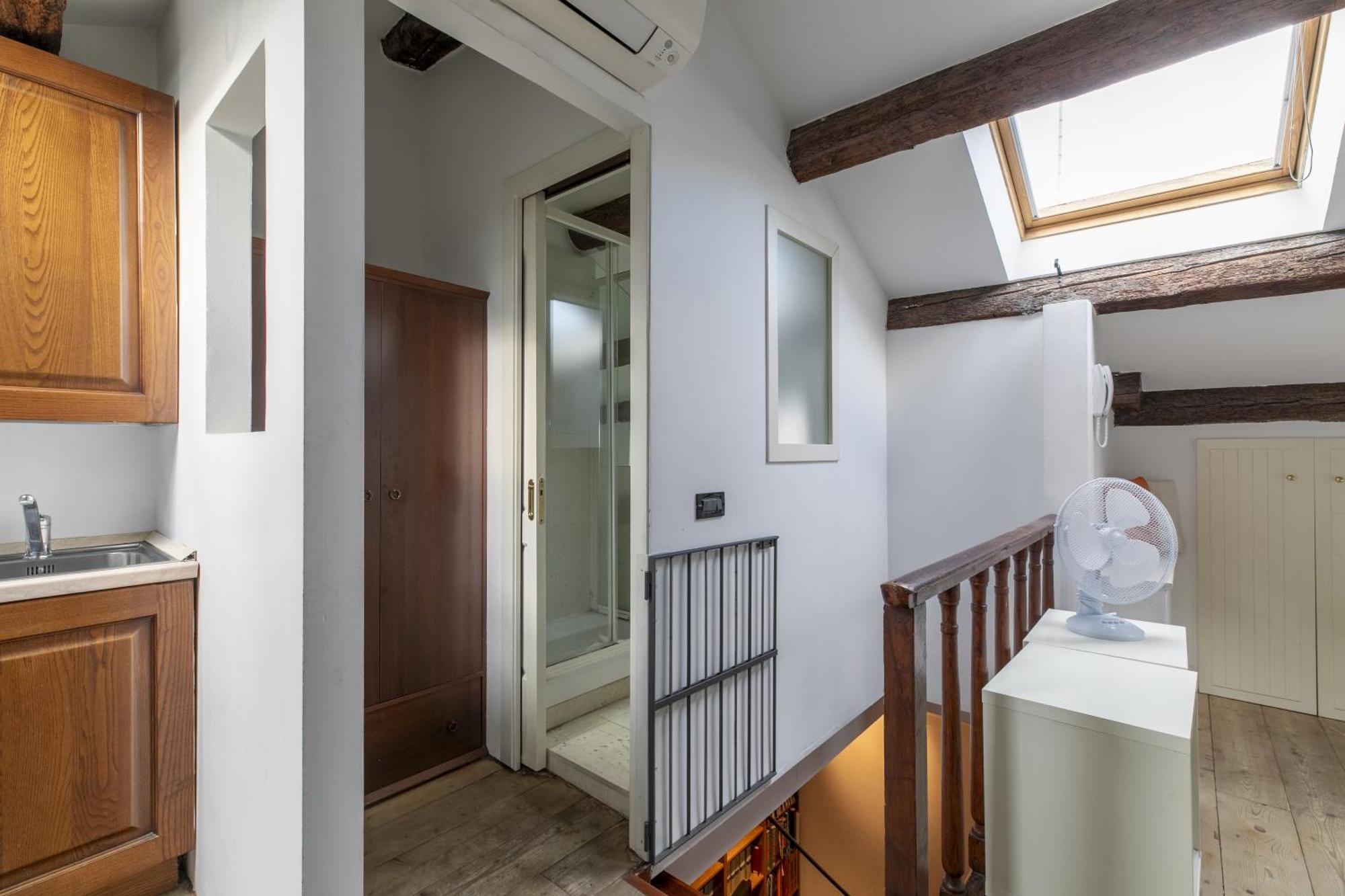 Nice Lovely Attic For 4 Person With Wifi - A/C 威尼斯 外观 照片