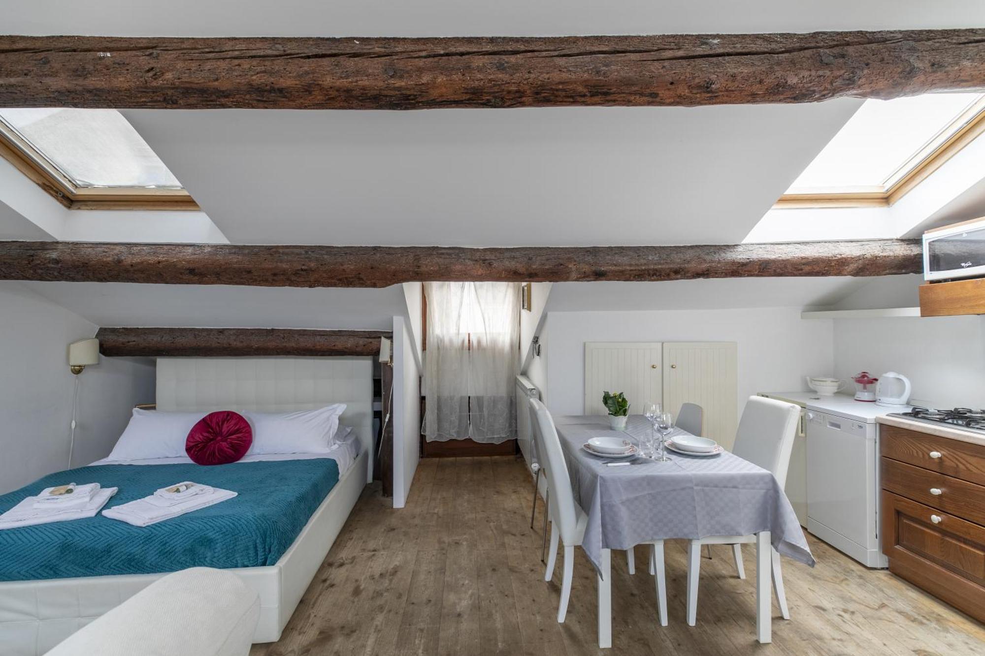Nice Lovely Attic For 4 Person With Wifi - A/C 威尼斯 外观 照片