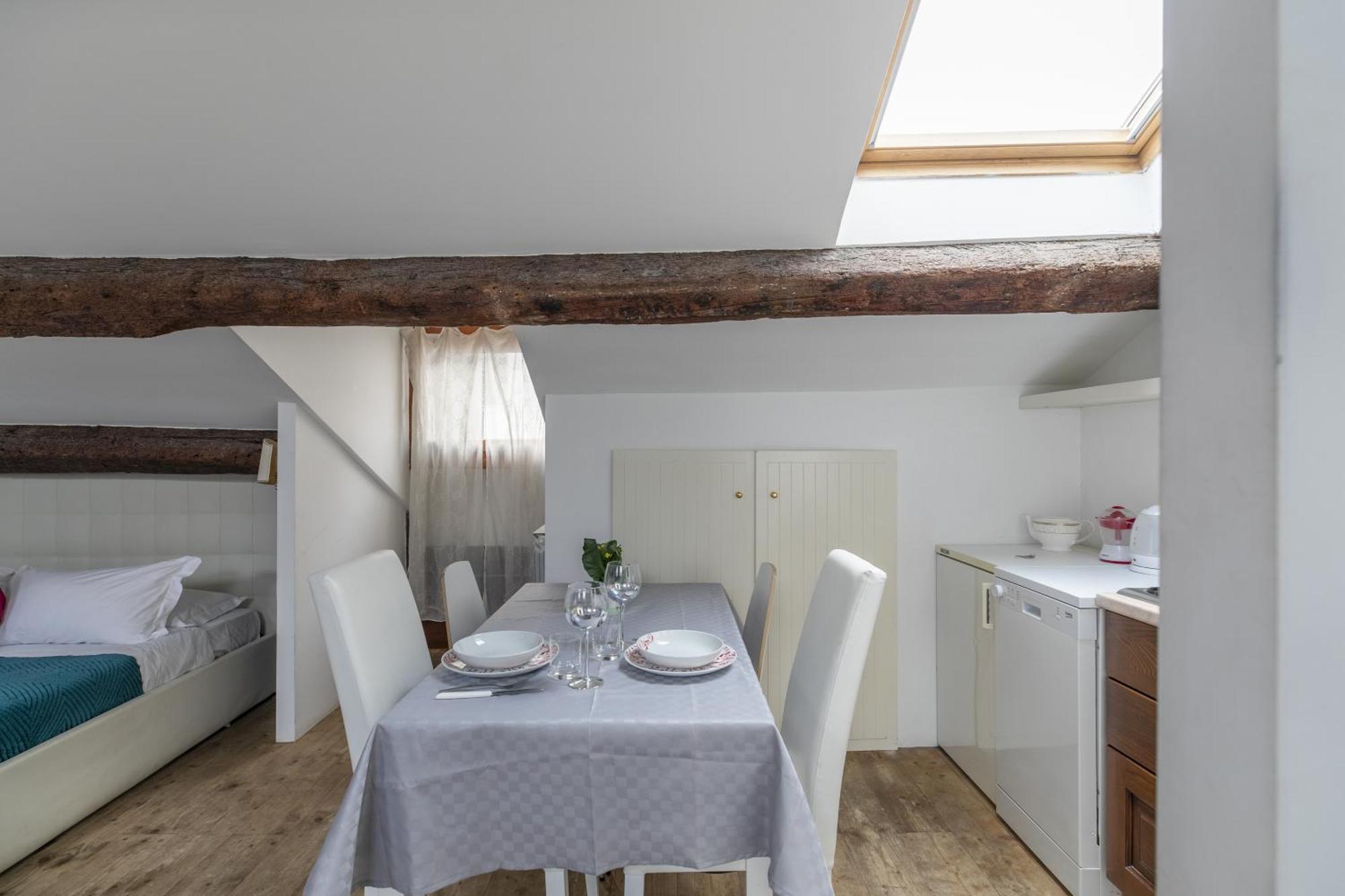 Nice Lovely Attic For 4 Person With Wifi - A/C 威尼斯 外观 照片